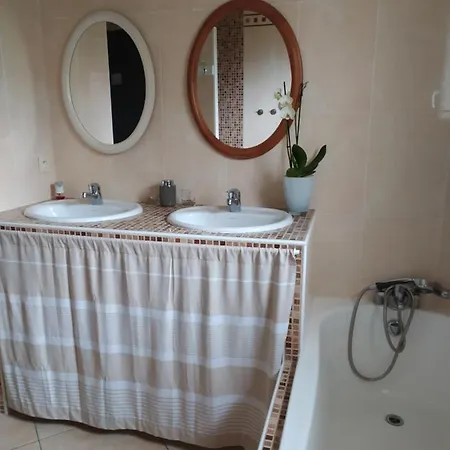 Maryne Alojamento de Acomodação e Pequeno-almoço 3*